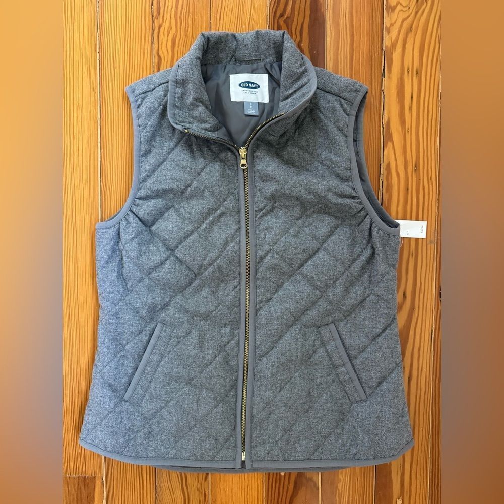 NWT Old Navy Lightweight Quilted Vest